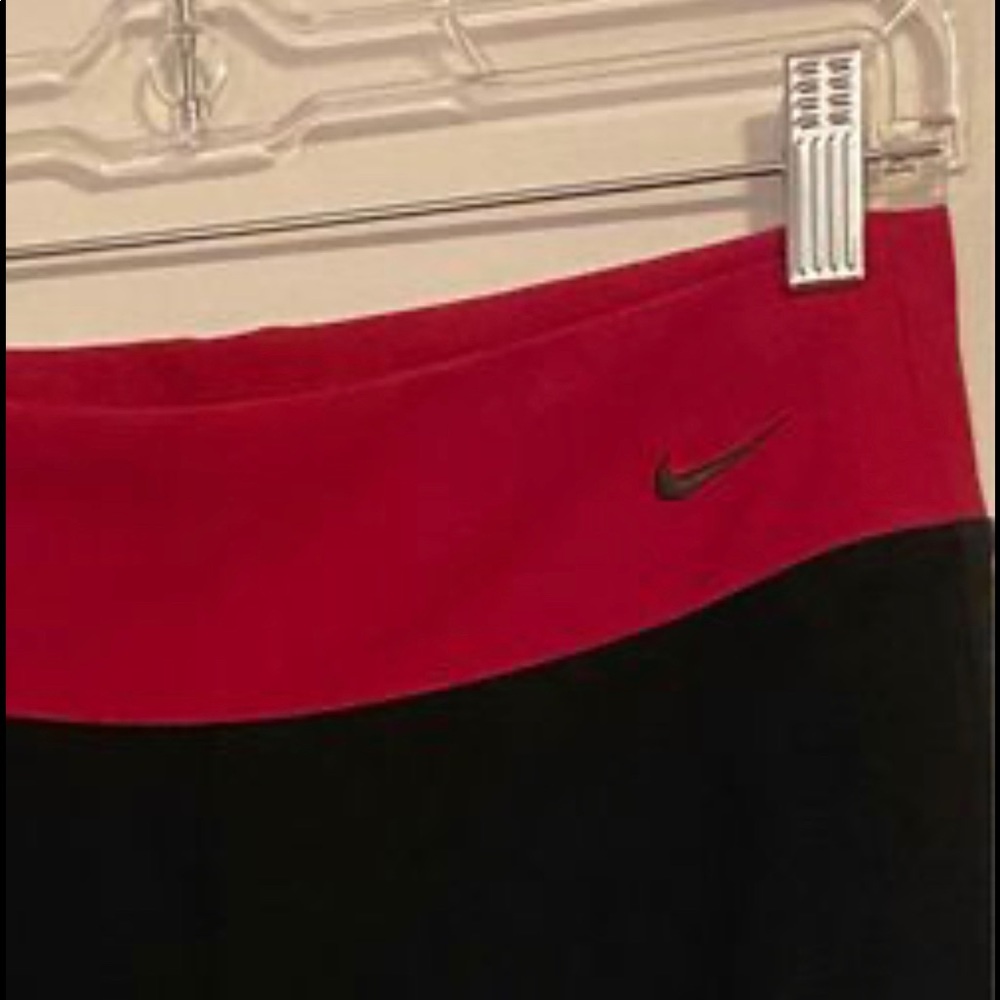 Nike Black Wide Legged Yoga Pants (Mauve Waistband)